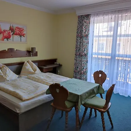 Goldener Stern Bed & Breakfast 3*