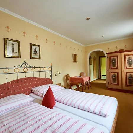 Goldener Stern Bed & Breakfast 3*