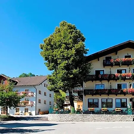 Goldener Stern 3*